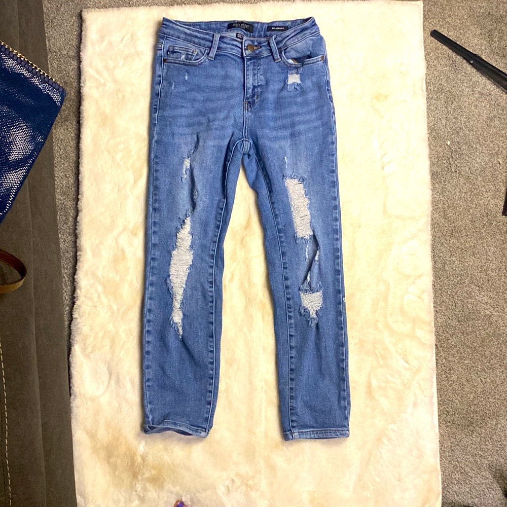 Judy Blue LA | medium color denim fit straight leg jean with rips | size 5/27